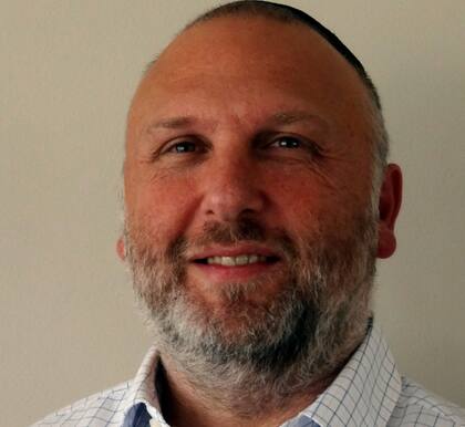 "Entendí que había una energía que podía cambiarlo todo lo que había en mi vida, me reconfortaba”, dice David sobre su primera experiencia con la Kabbalah.