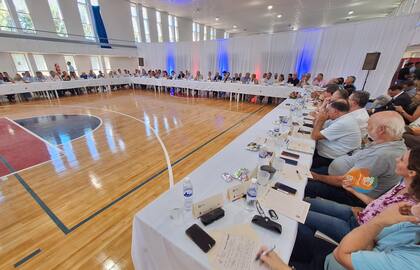 Entidades agropecuarias y organizaciones que participaron en la 11º Mesa Nacional de Trigo, realizada en la Ciudad de Leones