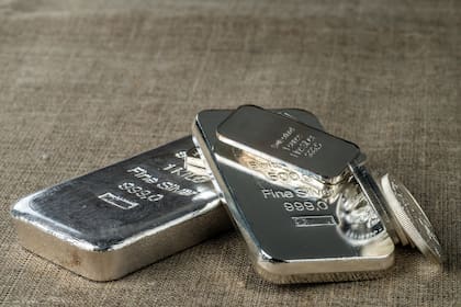 Entidades públicas podrán aceptar pagos electrónicos en metales para impuestos, pero con custodia obligatoria en depositarios licitados y asegurados privadamente