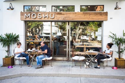 A unas cuadras del Parque Saavedra está Moshu, una cafetería para visitar durante el día