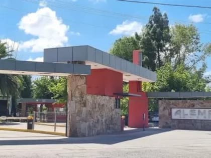 Entrada del club Alemán, de Mendoza