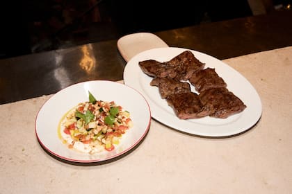 Entraña con ensalada Felisa de Felisa Parrilla