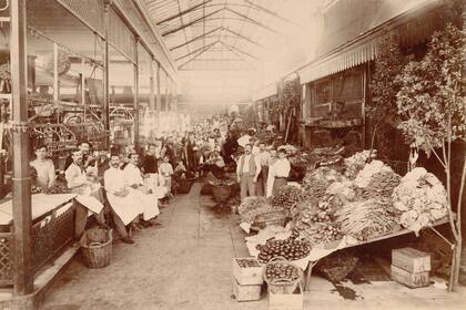 Entre 1856 y hasta 1947 funcionó el Mercado del Plata, el epicentro de abasto de mercadería de la Buenos Aires de entonces
