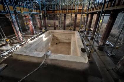 Entre 20 a 30 personas podían bañarse en la piscina de la habitación fría, que tiene más de 1 metro de profundidad