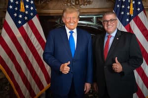 Es granjero, fundó una escuela cristiana y podría ser el nuevo rival de Pritzker en Illinois