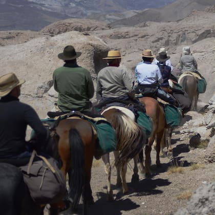 Entre diciembre y principios de marzo se hace el cruce de los Andes a caballo, partiendo desde Mendoza.