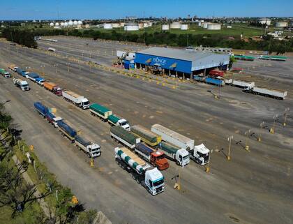 Entre el 17 de septiembre y el 24 de septiembre en soja se comercializaron 3 millones de toneladas. En Puerto General San Martín y otras terminales se aguardan un mayor movimiento