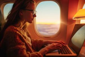 Entre el 20% y el 30% de la población experimenta algún grado de temor al volar (imagen ilustrativa)