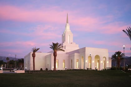 Entre el 22 de agosto y el 7 de septiembre de 2024, miles de visitantes hicieron fila en la Avenida Champagnat para atravesar sus puertas