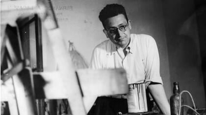 Entre el lavado y el corte. Maestro de artistas, Juan Grela pintaba en cinco minutos, detrás de un biombo de su peluquería, varias de las obras que hoy se exhiben en el Macro de Rosario