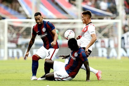 Entre Gordillo y Zapata le cierran el paso a Romero