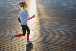 Entre la cama y el ejercicio, hay razones para madrugar y rendir mejor en el entrenamiento.