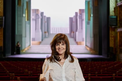 Entre la platea del Cervantes, donde ya ensaya la puesta que estrenará en marzo próximo