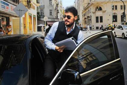 Entre la tele y su pelea en la AFA