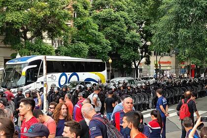 Entre las exigencias de los simpatizantes azulgranas está la de elecciones anticipadas.