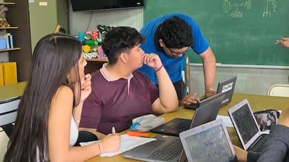 Entre las iniciativas, los estudiantes plantearon crear una app que conecte a los estudiantes mayores de 16 años con trabajos eventuales que les permita ganar algo de dinero
