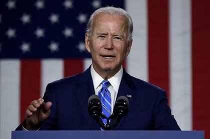 Entre las promesas para sus primeros 100 días de campaña, el presidente de Estados Unidos, Joe Biden prometió que para ese tiempo, 100 millones de dosis serían aplicadas