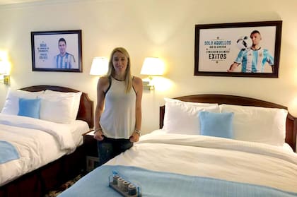 Entre las tantas tareas que tiene, Verónica diseña las habitaciones de los jugadores en las concentraciones.