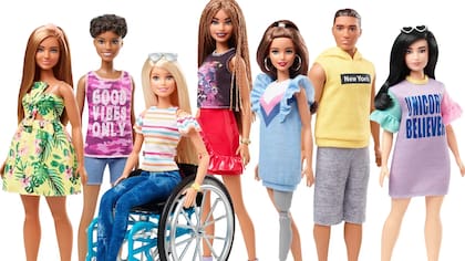 Entre las versiones más recientes de la muñeca se incluyeron representaciones de personas con discapacidades y con diversidad de cuerpos y etnias