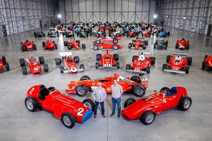 Entre los 69 autos se incluyen los Ferrari campeones del mundo conducidos por pilotos como Michael Schumacher y Niki Lauda