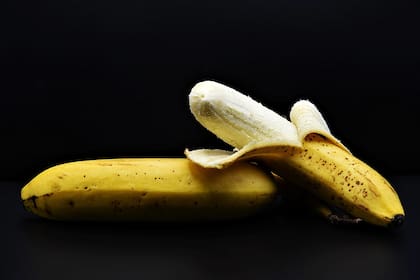 Entre los alimentos más elegidos por quienes llevan a cabo una dieta balanceada se encuentra la banana (Foto de carácter ilustrativo: PIXABAY)