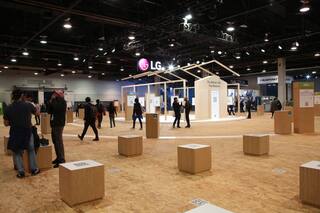 Cinco productos impensados para la casa: desde un robot que limpia y pasa mensajes hasta canillas que se manejan con gestos