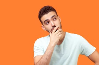 Un estudio de Cambridge reveló a qué edad el cerebro rinde más y gasta menos energía