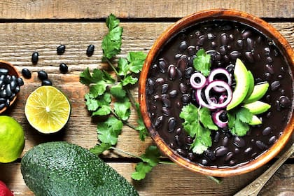 Entre los mejores alimentos para evitar la glucosa se encuentran los frijoles, fuente de proteína vegetal, hierro, potasio, magnesio y gran cantidad de fibra