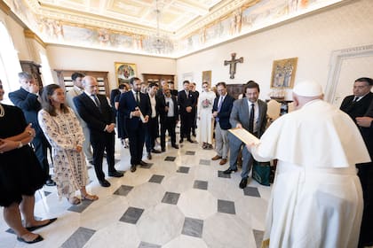 Entre los presentes hubo dos empresarios argentinos: Luis Quinelli, presidente y fundador de la empresa de internet SION y también presidente y creador de la fundación Vitae Global, y Terence Roberts, de la compañía financiera RIG