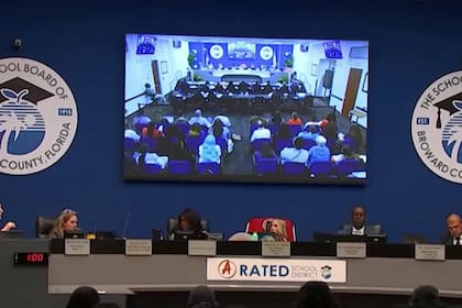 Entre los puestos en riesgo figuran consejeros, trabajadores sociales y personal de apoyo conductual