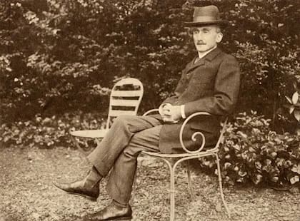 Entre los varios libros escritos por Bergson están: "Las dos fuentes de la moral y de la religión", "Materia y memoria" y "La evolución creadora"