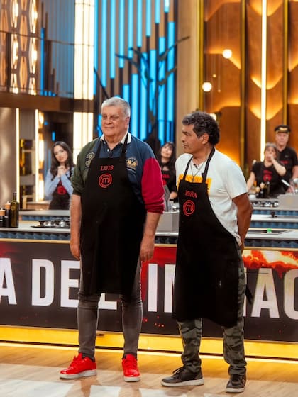 Entre Luis Ventura y Roña Castro, el jurado eligió al periodista para continuar en el certamen de cocina