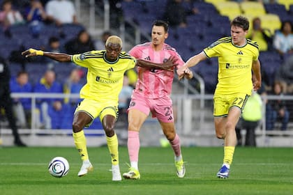 Entre Maxwell Woledzi y Baker-Whiting le cierran el paso a Tadeo Allendr