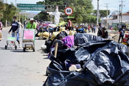 Entre menos personas dejen entrar a Venezuela, más larga es la fila en La Parada