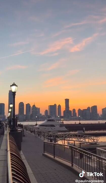 Entre sus actividades estuvo su sesión de running con este atardecer de fondo