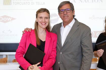 Denise Iglesias con Carlos Reymundo Roberts