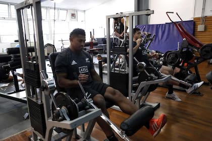 Entrenamiento de los All Blacks en el CENARD