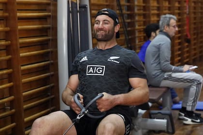 Entrenamiento de los All Blacks en el CENARD