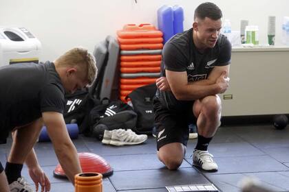 Entrenamiento de los All Blacks en el CENARD