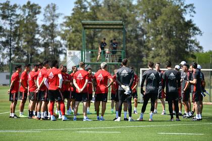 Entrenamiento de River Plate con Martín Demichelis