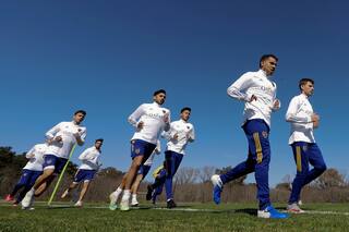 Boca. Más hisopados y dos posibles recuperados por Russo para viajar a Colombia
