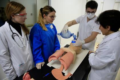 La USAL es la primera universidad que incorpora la cátedra de seguridad del paciente en toda la formación de los futuros médicos