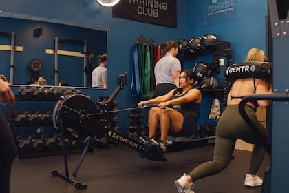 Entrenamiento híbrido en un gimnasio de Nueva York
