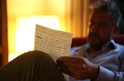 Entrevista a Juanjo Del Hierro, lee una de las cartas enviadas por su hermano José Luis, soldado muerto en combate en la guerra de Malvinas.