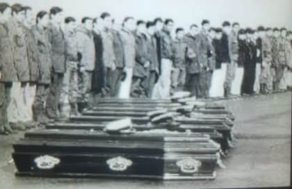 Envío por avión de los muertos desde Pto deseado