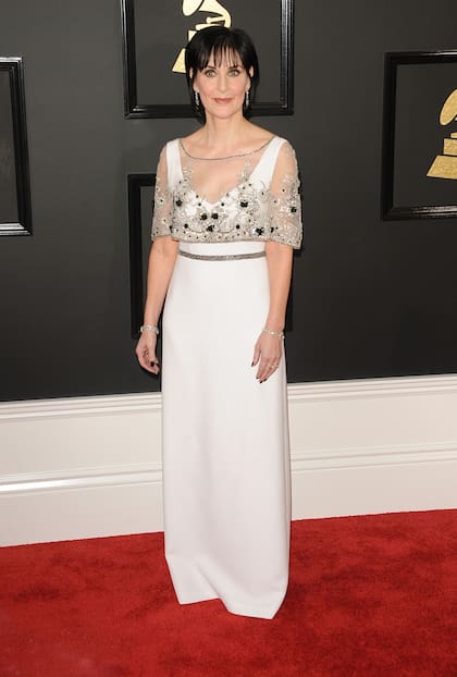 Enya durante una de sus pocas apariciones públicas, en los Grammy Awards 2016