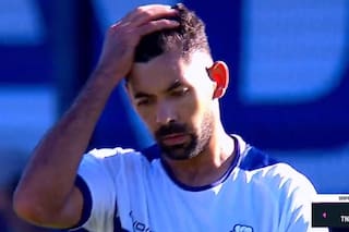 Independiente Rivadavia ganó en La Plata: cuatro goles en 37 minutos y un blooper en la última jugada