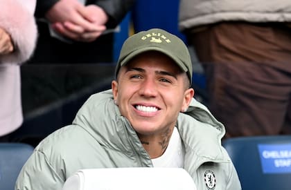 Enzo Fernández vio desde la tribuna el partido de Chelsea contra Port Vale; la imagen se repetirá este fin de semana en el duelo ante Manchester City por la Premier League