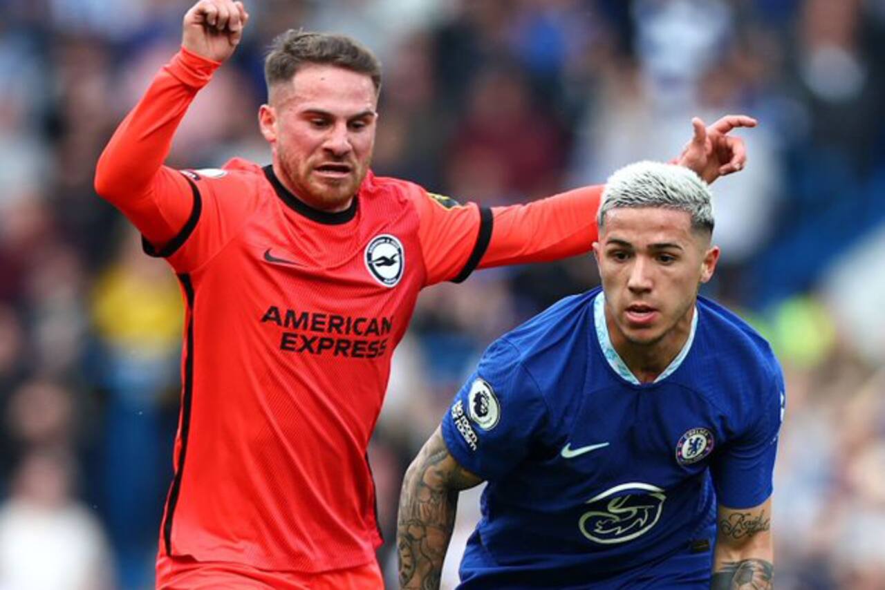 Mac Allister le ganó el duelo a Enzo Fernández por un golazo y el final de  locos en Tottenham que sufrió Cuti Romero - LA NACION