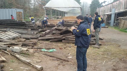 Enzo Pavón, de 12, murió cuando jugaba al fútbol en una plaza cercana a la estación Lourdes y fue a buscar la pelota que había quedado cerca de rieles